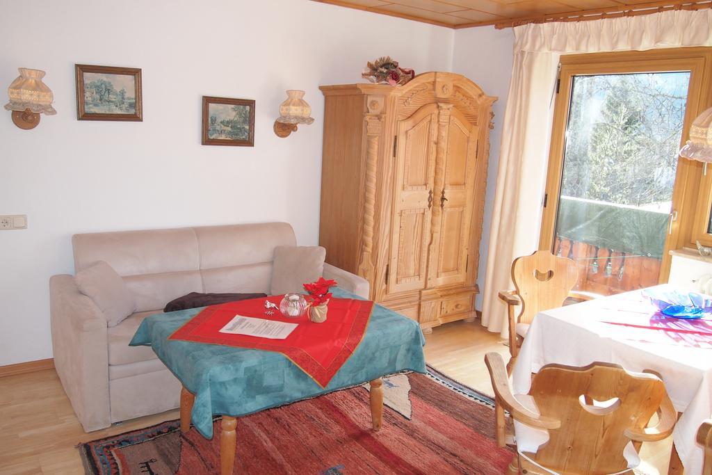 Apartmán Haus Bergwelt Grän Pokoj fotografie