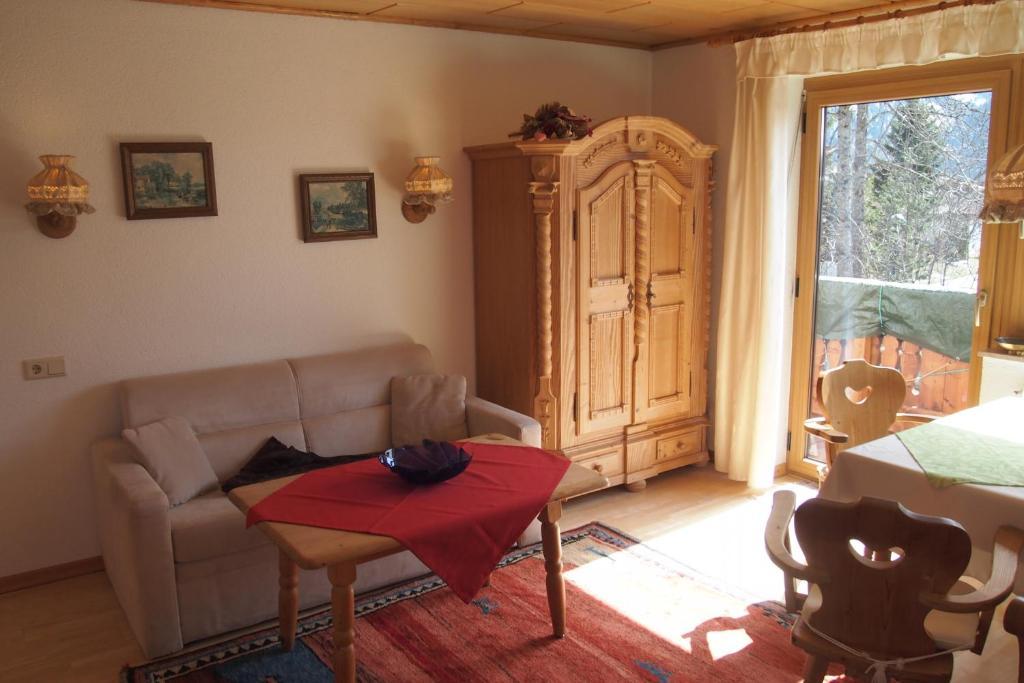 Apartmán Haus Bergwelt Grän Pokoj fotografie